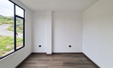 Casa en venta en la urbanización Juan José Castillo al sur de la ciudad de Loja