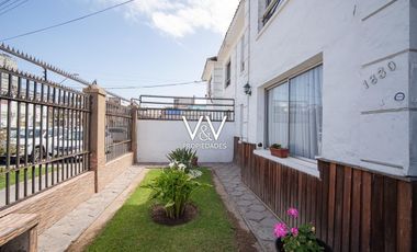 SE VENDE CASA A CUADRAS DE PLAYA CAVANCHA