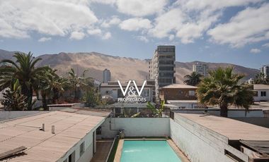 SE VENDE CASA A CUADRAS DE PLAYA CAVANCHA