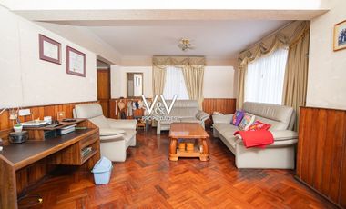 SE VENDE CASA A CUADRAS DE PLAYA CAVANCHA