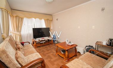 SE VENDE CASA A CUADRAS DE PLAYA CAVANCHA