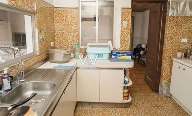 SE VENDE CASA A CUADRAS DE PLAYA CAVANCHA