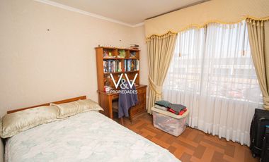 SE VENDE CASA A CUADRAS DE PLAYA CAVANCHA