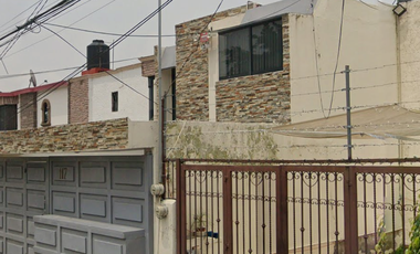 Casa en venta en Roma 117, Col. Valle Dorado, Tlalnepantla, Méx. Gran oportunidad de inversión (remate bancario)