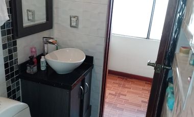 Vendo Apartamento Segundo Piso Cerca del aeropuerto Olaya Herrera.