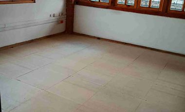 LOCAL SUPER UBICADO, EN PLAZA COMERCIAL