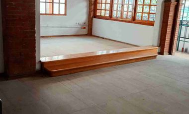 LOCAL SUPER UBICADO, EN PLAZA COMERCIAL