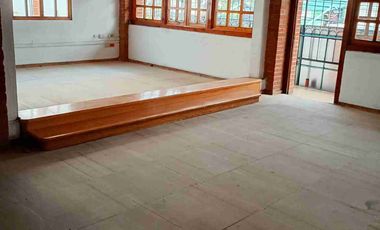 LOCAL SUPER UBICADO, EN PLAZA COMERCIAL