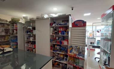 En alquiler local en River Plaza en Aurora.(PC)