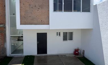 LINDA CASA TOTALMENTE EQUIPADA EN UNA GRAN ZONA