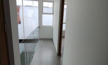 LINDA CASA TOTALMENTE EQUIPADA EN UNA GRAN ZONA