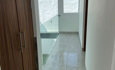 LINDA CASA TOTALMENTE EQUIPADA EN UNA GRAN ZONA