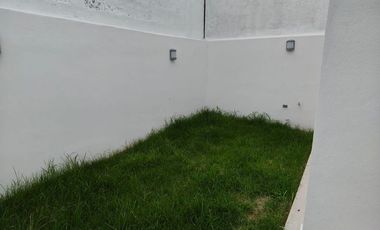 LINDA CASA TOTALMENTE EQUIPADA EN UNA GRAN ZONA