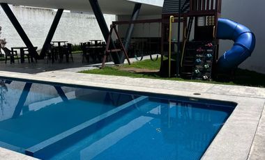 LINDA CASA TOTALMENTE EQUIPADA EN UNA GRAN ZONA