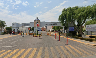 Casa en Venta – Hacienda del Valle, Av. Arboleda, San Nicolás Tolentino, Méx.