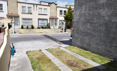 Casa en Venta – Hacienda del Valle, Av. Arboleda, San Nicolás Tolentino, Méx.