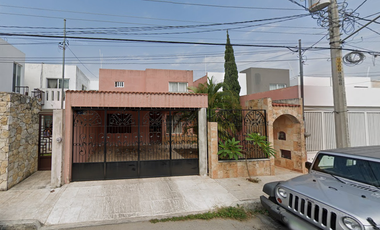 CASA EN VENTA EN MONTEBELLO MERIDA YUCATAN DE REMATE