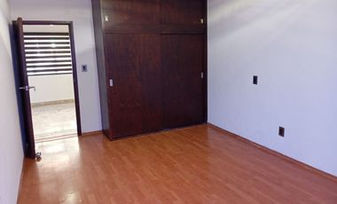 Casa en venta en centro de zumpango. recien remodelada, excelente estado de conservación