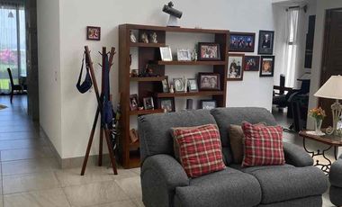 VENDO CASA UNA PLANTA  LOMAS DE JURIQUILLA HERMOSA  NUEVA FINOS ACBADOS