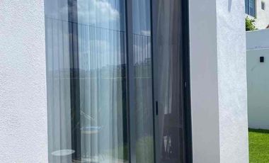 VENDO CASA UNA PLANTA  LOMAS DE JURIQUILLA HERMOSA  NUEVA FINOS ACBADOS