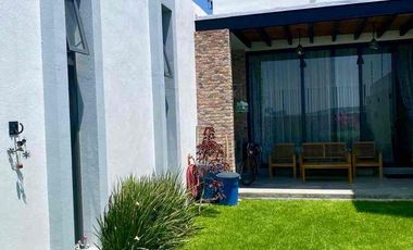 VENDO CASA UNA PLANTA  LOMAS DE JURIQUILLA HERMOSA  NUEVA FINOS ACBADOS