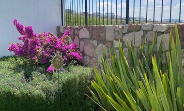 VENDO CASA UNA PLANTA  LOMAS DE JURIQUILLA HERMOSA  NUEVA FINOS ACBADOS