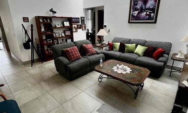 VENDO CASA UNA PLANTA  LOMAS DE JURIQUILLA HERMOSA  NUEVA FINOS ACBADOS