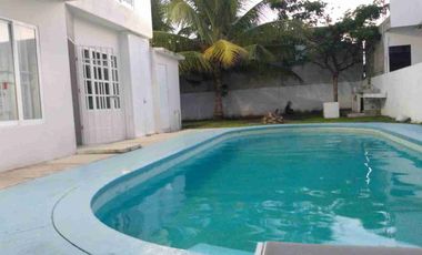 VENDO hermosa casa muy cerca de la playa en fraccionamiento cerrado