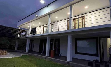 SE ARRIENDA FINCA EN LA VIA MARINILLA-SANTUARIO