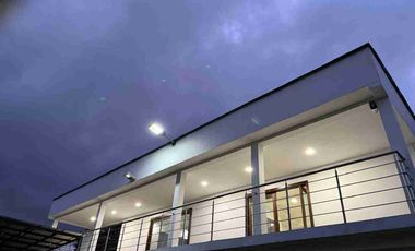 SE ARRIENDA FINCA EN LA VIA MARINILLA-SANTUARIO