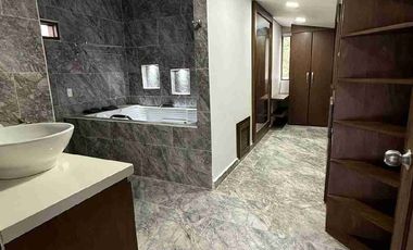 SE ARRIENDA FINCA EN LA VIA MARINILLA-SANTUARIO