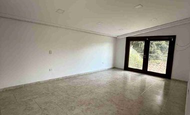 SE ARRIENDA FINCA EN LA VIA MARINILLA-SANTUARIO