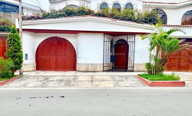 Casa en Santa Patricia – La Molina para Embajadas, Extranjeros y Ejecutivos Viajeros | Full Amoblado | 240 m²