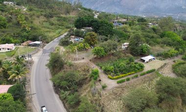 LOTE EN YUNGUILLA A POCOS METROS DE LA VIA