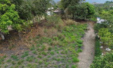 LOTE EN YUNGUILLA A POCOS METROS DE LA VIA