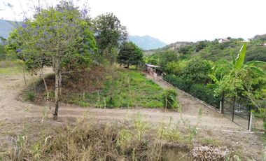 LOTE EN YUNGUILLA A POCOS METROS DE LA VIA