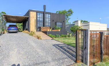 VENTA CASA MODERNA MINIMALISTA CABALANGO