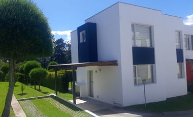 ARMENIA, vendo casa con terreno en conjunto, 3 dormitorios, 2 estacionamientos, seguridad extrema