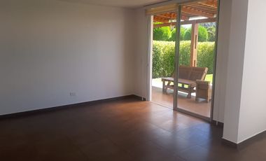 ARMENIA, vendo casa con terreno en conjunto, 3 dormitorios, 2 estacionamientos, seguridad extrema