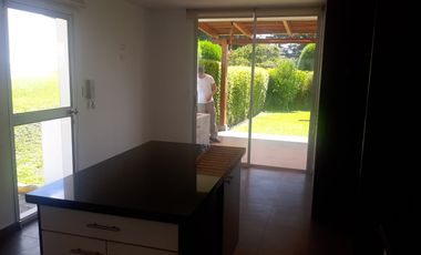 ARMENIA, vendo casa con terreno en conjunto, 3 dormitorios, 2 estacionamientos, seguridad extrema