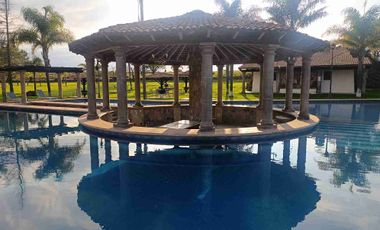 Hermoso terreno campestre