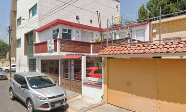 EXCELENTE CASA EN VENTA Y EN PROMOCION HASTA EL MES DE DICIEMBRE U7BICADA EN SANTA vERACRUZ 15 LOTE 48 NZA10 VALLE DE STA MONICA TLALNEPANTLA EDO DE M