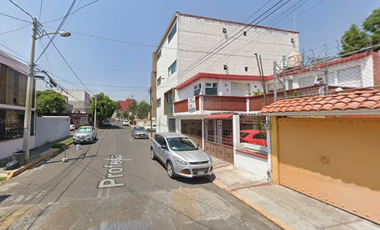 EXCELENTE CASA EN VENTA Y EN PROMOCION HASTA EL MES DE DICIEMBRE U7BICADA EN SANTA vERACRUZ 15 LOTE 48 NZA10 VALLE DE STA MONICA TLALNEPANTLA EDO DE M