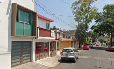 EXCELENTE CASA EN VENTA Y EN PROMOCION HASTA EL MES DE DICIEMBRE U7BICADA EN SANTA vERACRUZ 15 LOTE 48 NZA10 VALLE DE STA MONICA TLALNEPANTLA EDO DE M