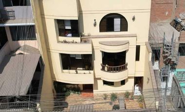 🏡 ALQUILER DE AMPLIA CASA – URB. MARINOS ANTARES, SMP