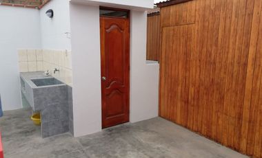 🏡 ALQUILER DE AMPLIA CASA – URB. MARINOS ANTARES, SMP
