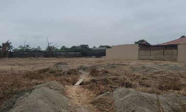 En venta terreno con excelente ubicación en El Cortijo, Nuevo Samborondón