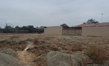 En venta terreno con excelente ubicación en El Cortijo, Nuevo Samborondón