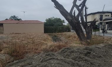 En venta terreno con excelente ubicación en El Cortijo, Nuevo Samborondón