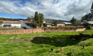 SE VENDE LOTE CON USO MULTIFAMILIAR EN EL BARRIO JORDAN